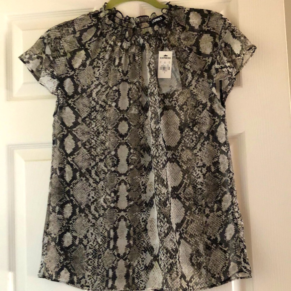 Express top/ Size small